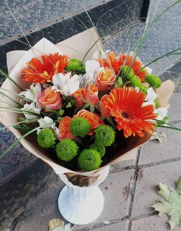Букет цветов из: Герберы, Хризантемы, Альстромерии и Розы в Юго-Камский