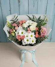 Букет цветов из:  Розы, Лизиантусы и Хризантемы в Юго-Камский