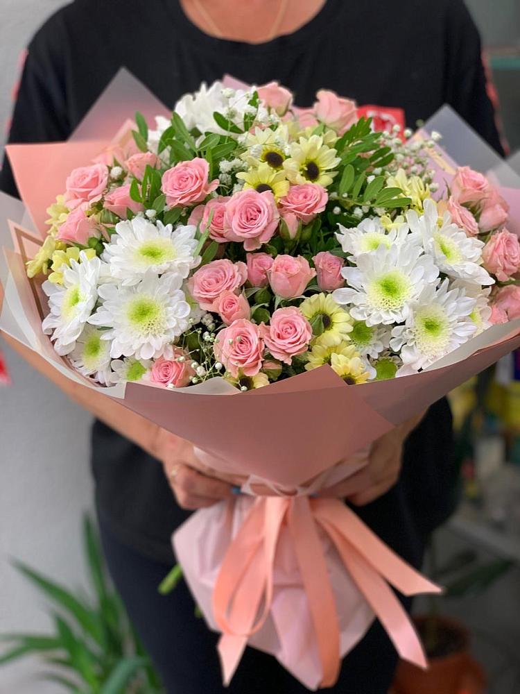 Букет цветов из: Розы и Хризантемы в Юго-Камский