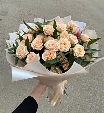 Букет Кремовые розы Латте в Юго-Камский