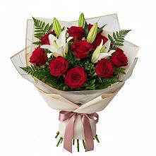 Букет цветов из:  Лилии и Розы в Юго-Камский