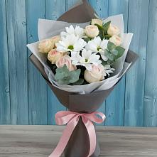 Букет цветов из:  Хризантемы и Розы в Юго-Камский