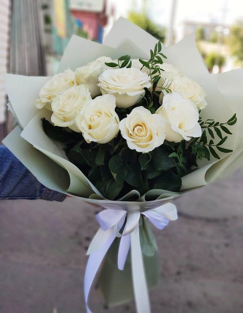 Букет Белые розы Проуд в Юго-Камский