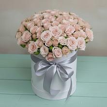 Цветочная композиция из Розы в шляпной коробке в Юго-Камский