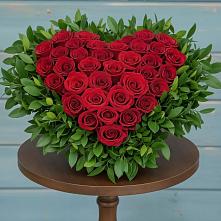 Цветочная композиция из Розы в виде сердца в Юго-Камский