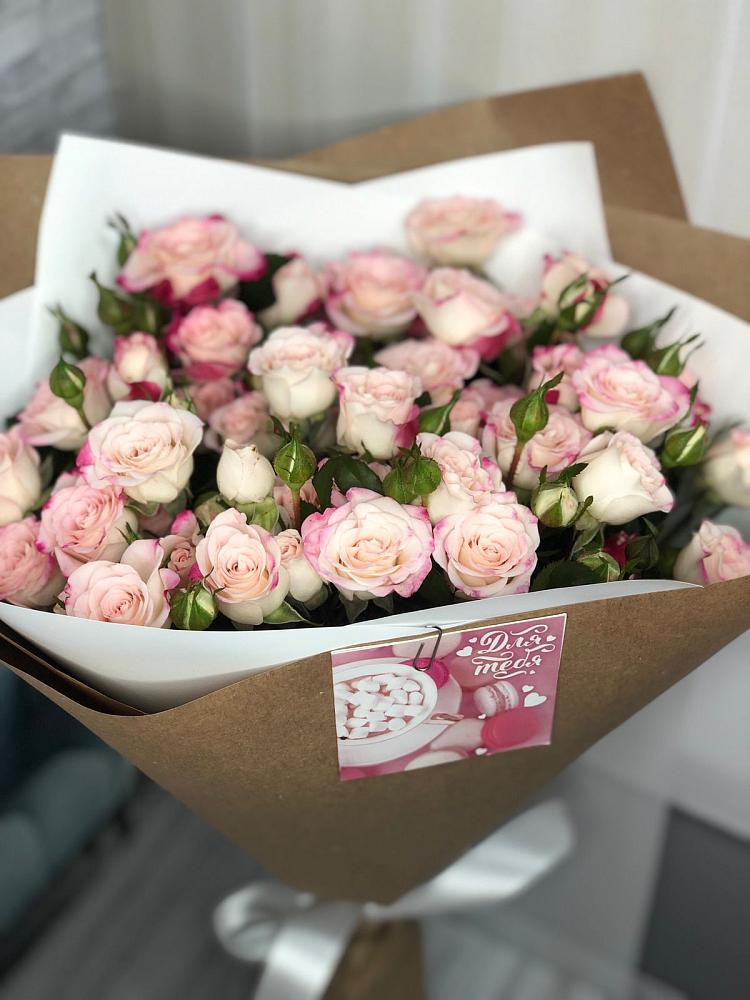 Букет цветов из: Розы в Юго-Камский