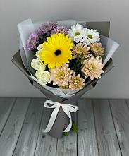 Букет цветов из:  Розы, Герберы и Хризантемы в Юго-Камский