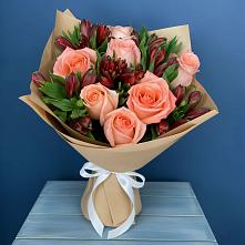 Букет цветов из:  Розы и Альстромерии в Юго-Камский