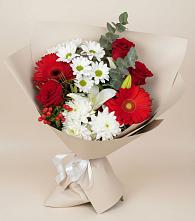 Букет цветов из:  Розы, Хризантемы, Герберы и Лилии в Юго-Камский