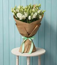 Букет цветов из:  Лизиантусы в Юго-Камский