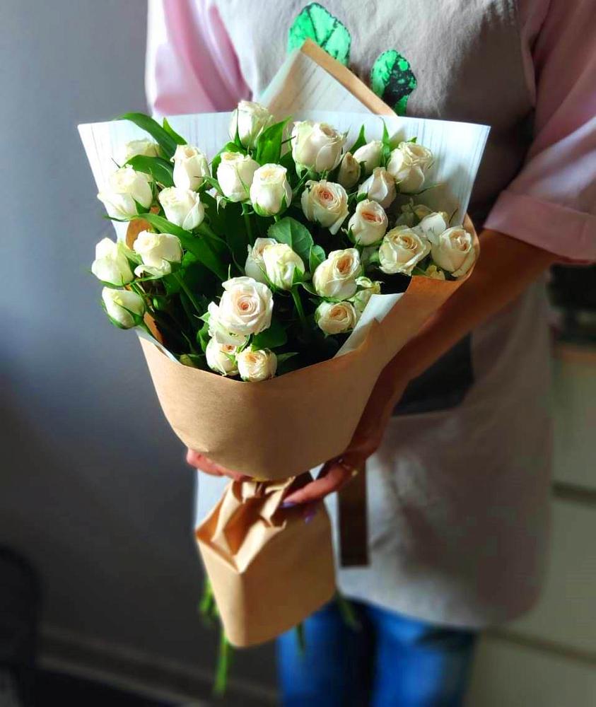 Букет цветов из: Розы в Юго-Камский