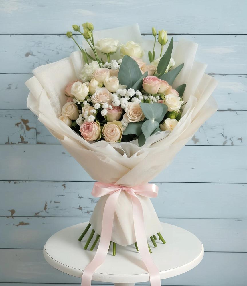 Букет цветов из: Розы и Лизиантусы в Юго-Камский