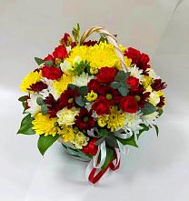 Цветочная композиция из Хризантемы и Розы в корзине в Юго-Камский
