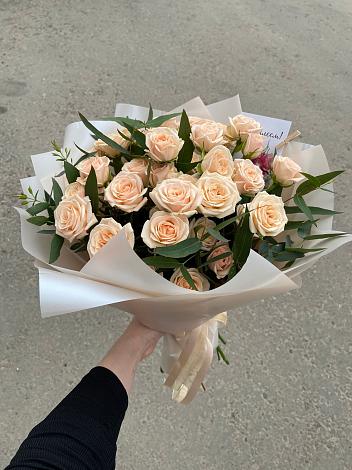 Букет Кремовые розы Латте в Юго-Камский