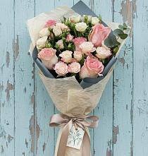 Букет цветов из:  Розы в Юго-Камский