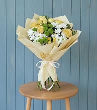 Букет цветов из:  Хризантемы и Розы в Юго-Камский