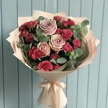 Букет цветов из:  Гвоздики и Розы в Юго-Камский
