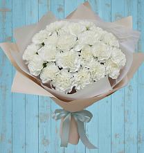 Букет цветов из:  Гвоздики в Юго-Камский