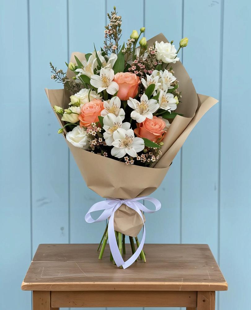 Букет цветов из: Альстромерии, Лизиантусы, Розы и Хризантемы в Юго-Камский
