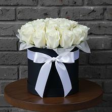 Цветочная композиция из Розы в шляпной коробке в Юго-Камский